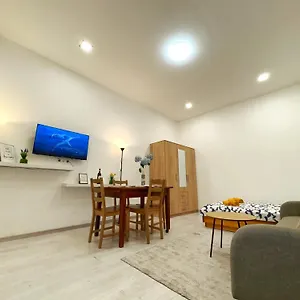 Private Apartment-7pax Apartamento Budapest